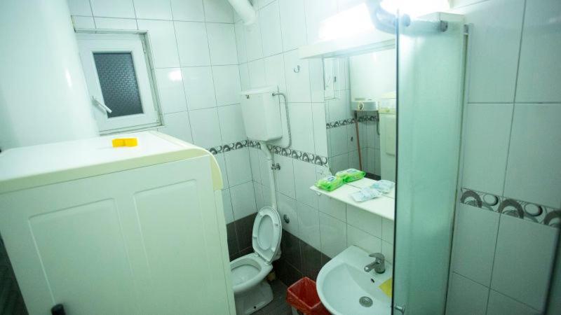 Private Cozy Room 1 With Shared Kitchen In Appartment, Downtown Belgrade Exterior photo
